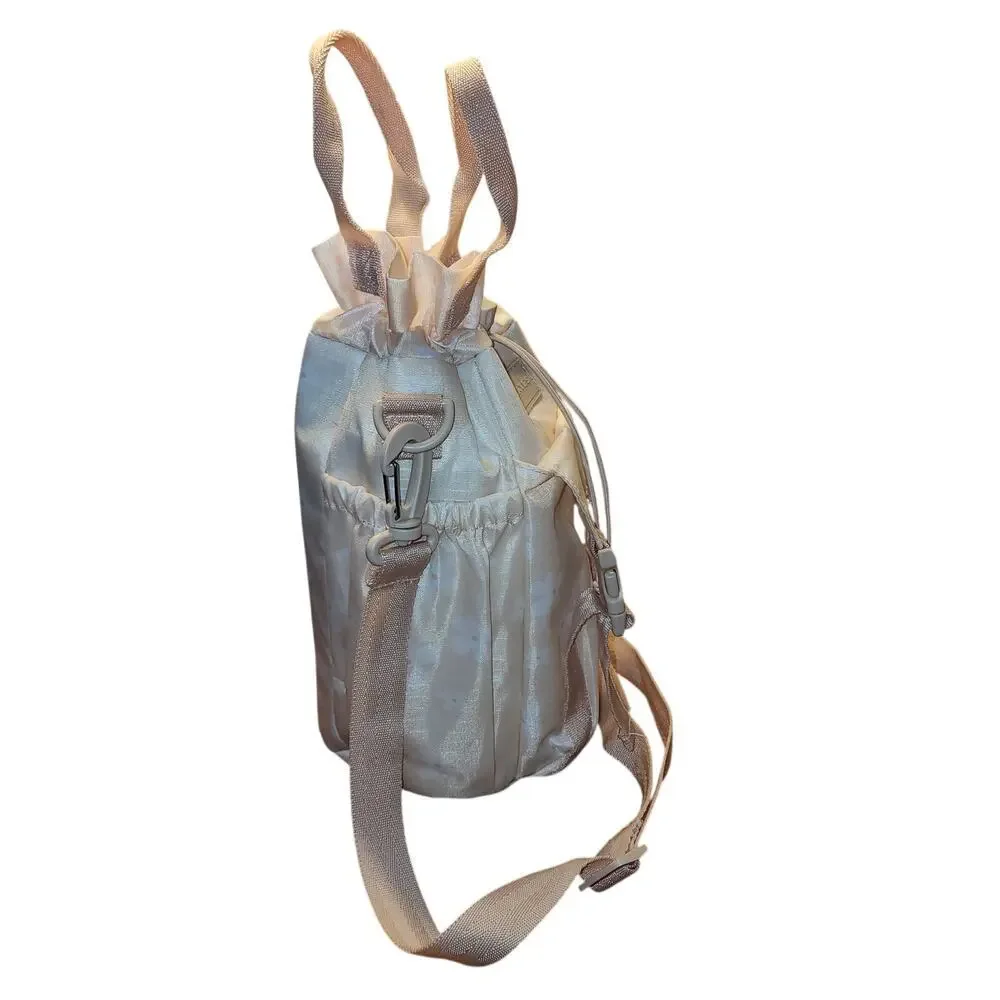Blogilates Water Bottle Sling Bag Target Peach Floral SOLD OUT 2024 Release NWOT - Picture 4 of 8